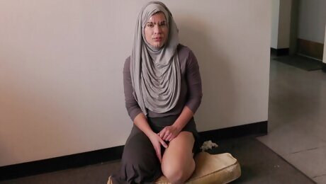 Hijab Bukkake - Green Card Blowjob