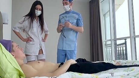 A Doctor And A Nurse Cured A Patient With Bisexual Fucking In The Mouth And Ass - 3.18