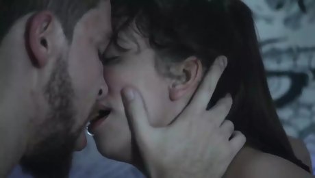 Couple's Lunchbox - Emme White Indulges In Sex With Young Couple
