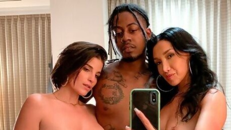 Sensual models Vicki Chase and LaSirena69 love IR anal sex